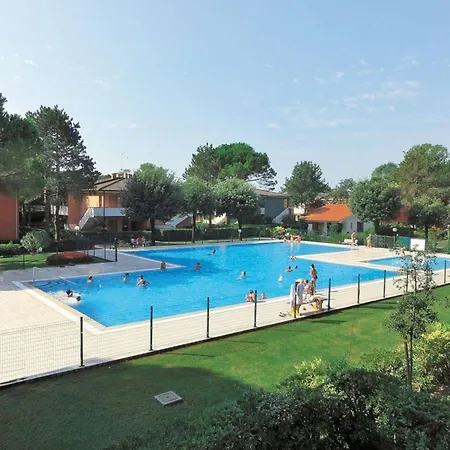 First Floor Flat With Terrace And Pool Access Lejlighed Bibione