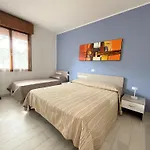 公寓 First Floor Flat With Terrace And Pool Access