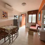 公寓 First Floor Flat With Terrace And Pool Access