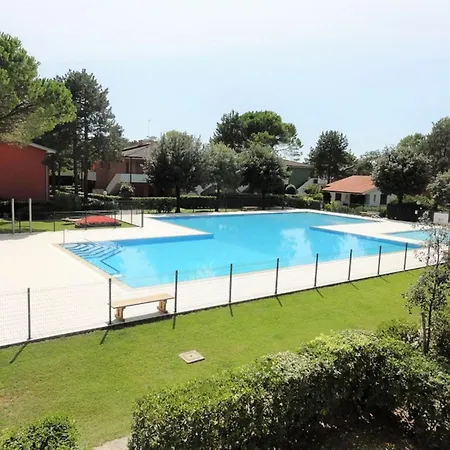 First Floor Flat With Terrace And Pool Access 公寓