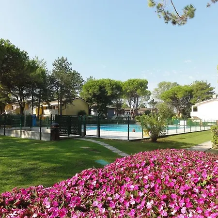 公寓 First Floor Flat With Terrace And Pool Access