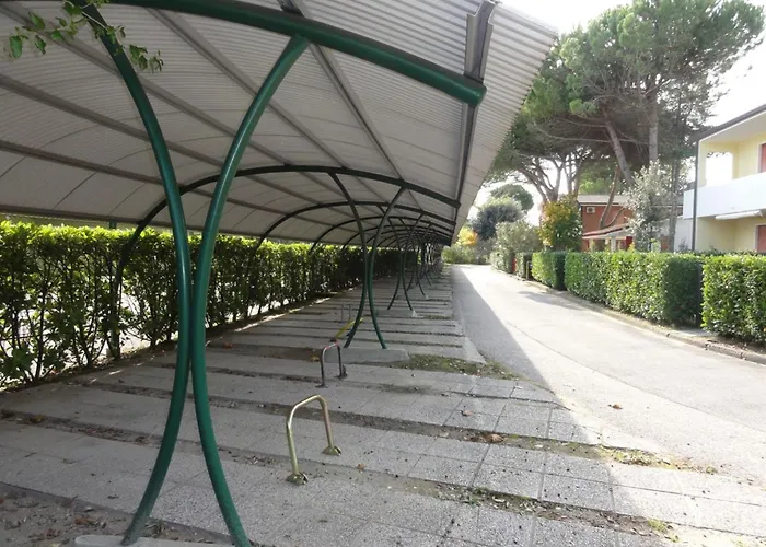 First Floor Flat With Terrace And Pool Access 公寓