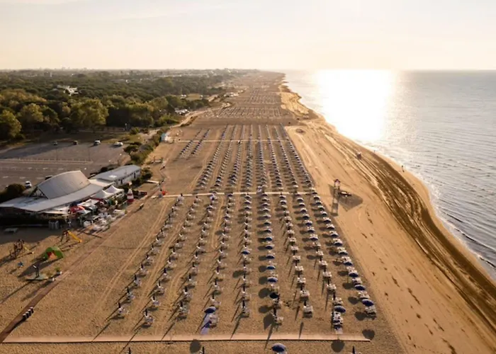 First Floor Flat With Terrace And Pool Access Appartamento *